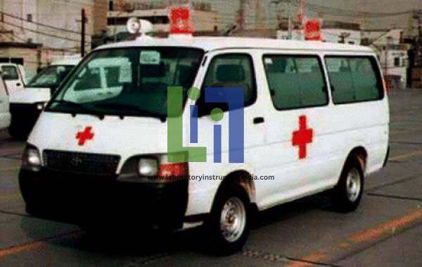 Ambulance, 4 door w/1 sliding side door, back door lift-up type, 7-seater, 2.4 L diesel engine