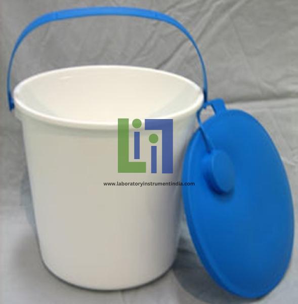 Bucket,HDPE,with lid and tap,20 litres